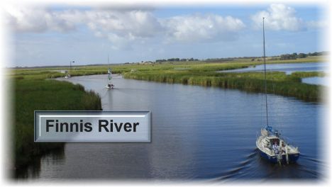 Finniss_River_with_boats.jpg